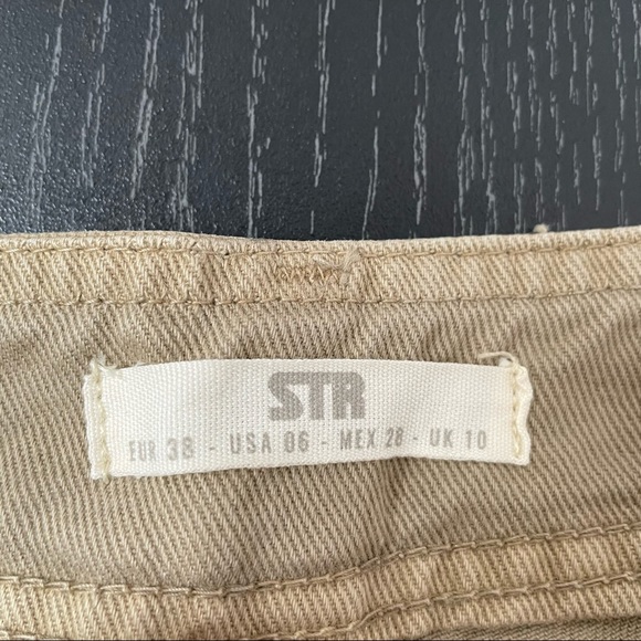 Stradivarius STR Carpenter Jean in Beige Size 6 - Picture 6 of 7